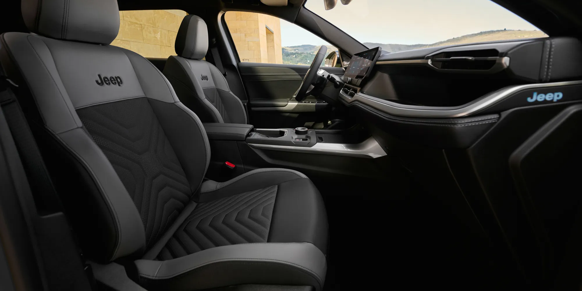 nuova jeep compass elettrica ibrida interni