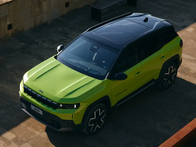 nuova jeep compass elettrica ibrida dall'alto